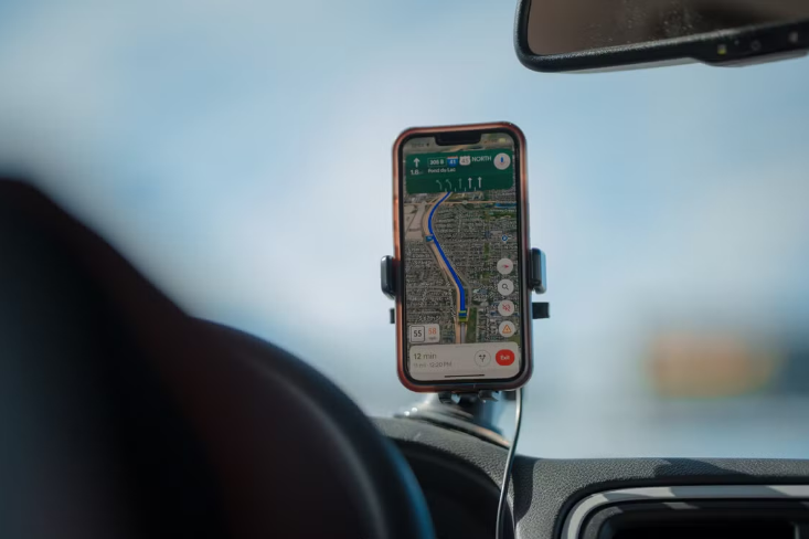 How GPS Trackers Work for Cars, Vehicles and Fleet Management