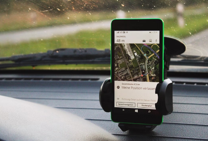 Cube GPS Tracker vs Tracki vs LandAirSea 54: Which Is Best?