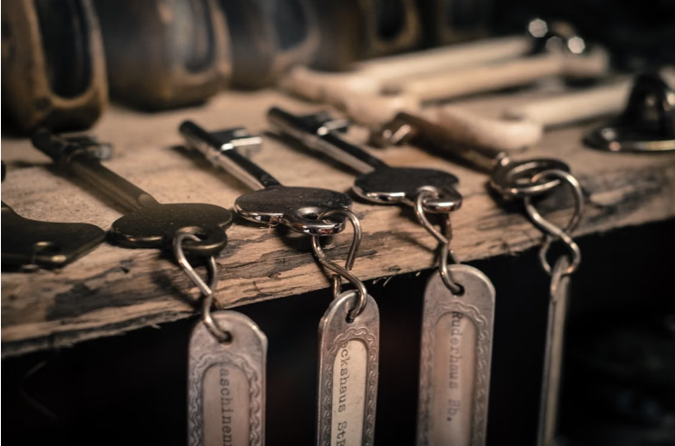 How to Find Lost Keys Fast: 10 Tips That Actually Work